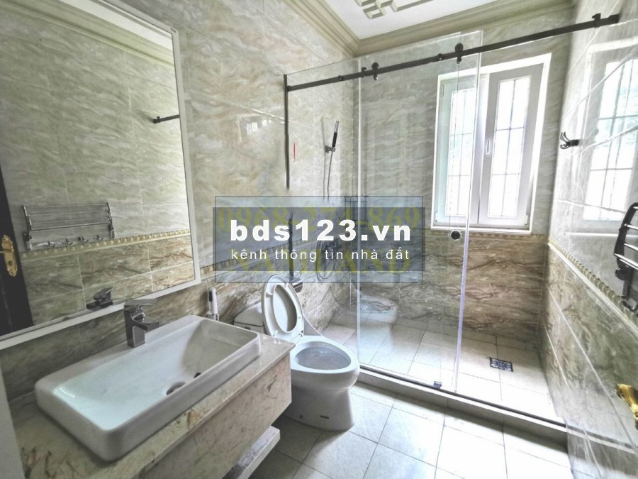 Villa hồ bơi đẹp 20x20 5pn phường Thảo Điền giá rẻ