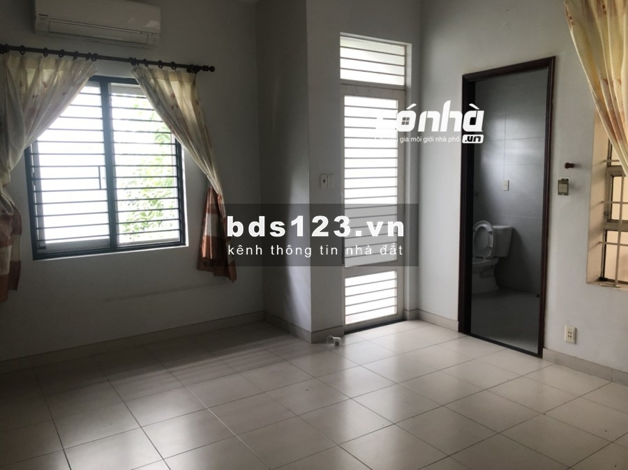 Nhà thuê góc 2 mặt tiền hẻm Yên thế, phường 2, Tân Bình. DT 6x15m, 3 lầu, khu sân bay_ có nhà