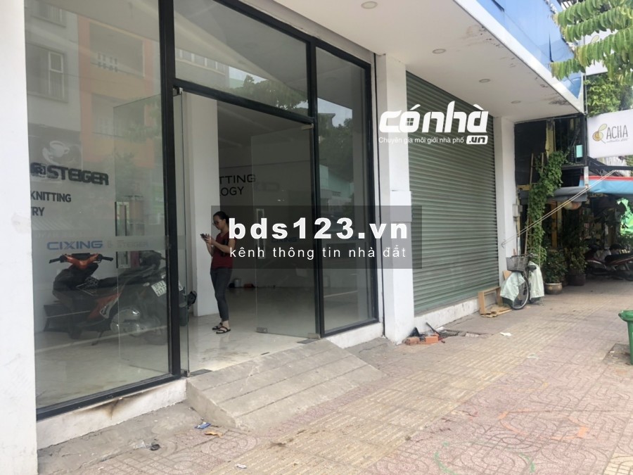 Cho thuê nhà 2 mặt tiền trước sau đường Hồng Hà, phường 2, Tân bình. DT: 12x20m, 2 lầu _ có nhà