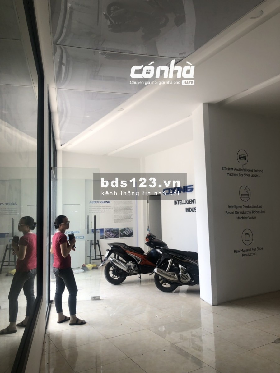 Cho thuê nhà 2 mặt tiền trước sau đường Hồng Hà, phường 2, Tân bình. DT: 12x20m, 2 lầu _ có nhà