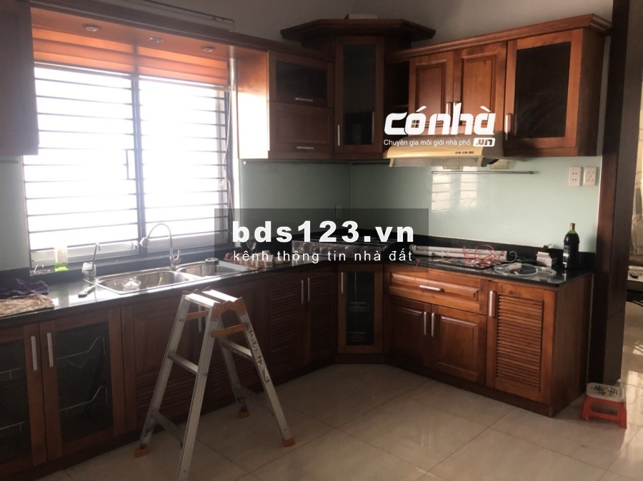 Nhà thuê góc 2 mặt tiền hẻm Yên thế, phường 2, Tân Bình. DT 6x15m, 3 lầu, khu sân bay_ có nhà