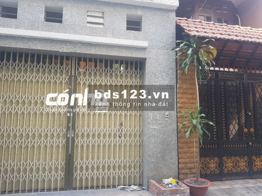 Cho thuê nhà nguyên căn hẻm xe hơi đường Cao Thắng, phường 3, quận 10. DT 4.5x15m, 3 lầu _ có nhà