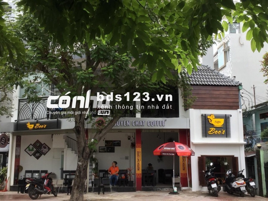 Cho thuê nhà mặt tiền bờ kênh Nhiêu lộc, Đường Trường Sa, phường 17, quận Phú Nhuận. Ngang 15m _ có nhà