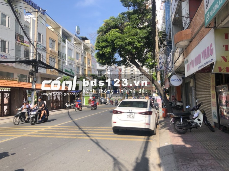 Cho thuê nhà mặt tiền đường Phổ Quang, phường 2, quận Tân Bình. Ngay khu văn phòng công ty sân bay Tân Sơn Nhất.