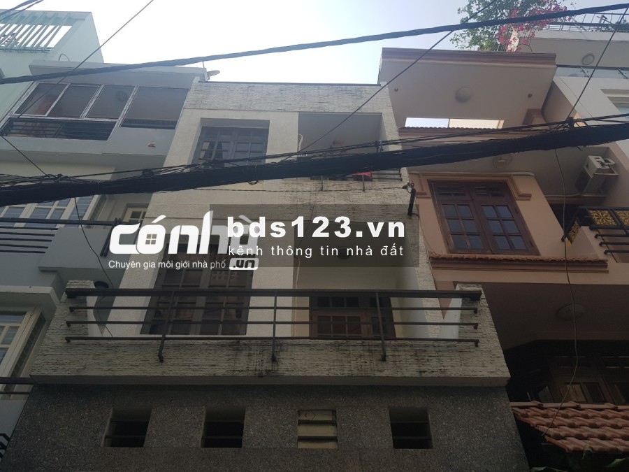 Cho thuê nhà nguyên căn hẻm xe hơi đường Cao Thắng, phường 3, quận 10. DT 4.5x15m, 3 lầu _ có nhà
