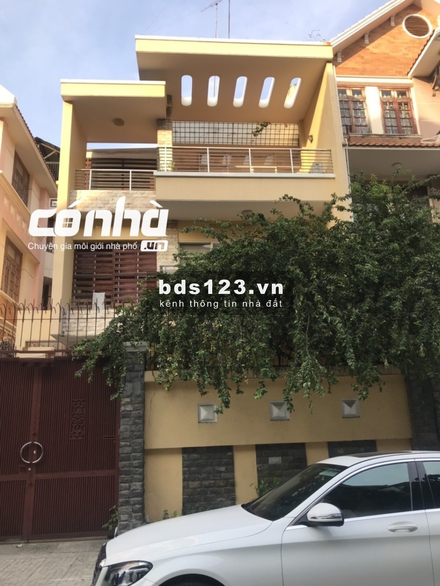 Cho thuê nhà mặt tiền đường Hoa Đào, phường 2, Phú Nhuận. dt 8x18m, 2 lầu _ CÓ NHÀ