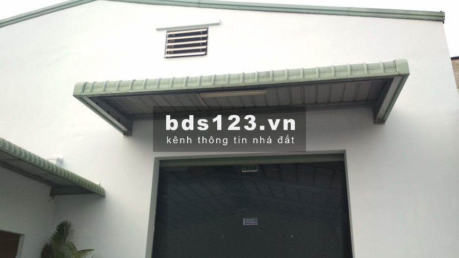 Chúng tôi cho thuê 5 kho xưởng DT 700m2, 732m2, 900m2, 1.700m2, 2.500m2, trực thuộc Quận 12, giá tốt