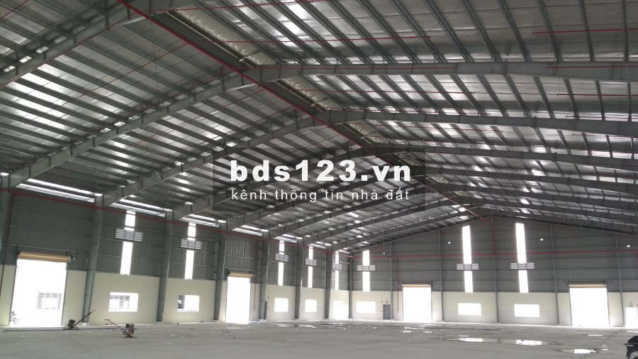 Chúng tôi cho thuê 5 kho xưởng DT 700m2, 732m2, 900m2, 1.700m2, 2.500m2, trực thuộc Quận 12, giá tốt