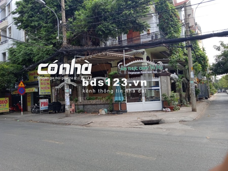 Nhà thuê mặt tiền Nguyễn Minh Hoàng, phường 12, Tân Bình. DT 10x20m, 2 lầu _ có nhà