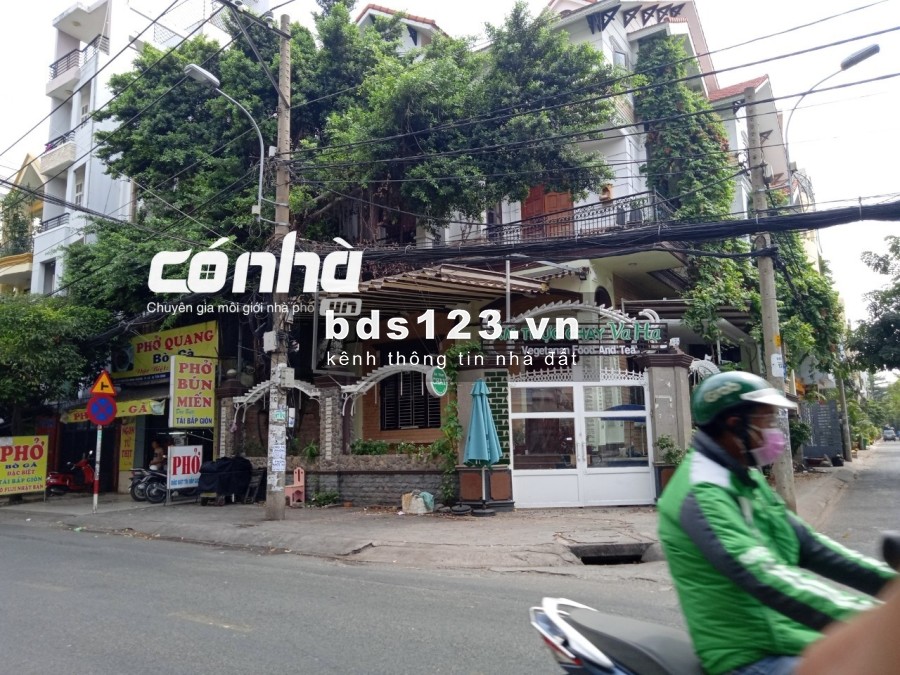 Nhà thuê mặt tiền Nguyễn Minh Hoàng, phường 12, Tân Bình. DT 10x20m, 2 lầu _ có nhà