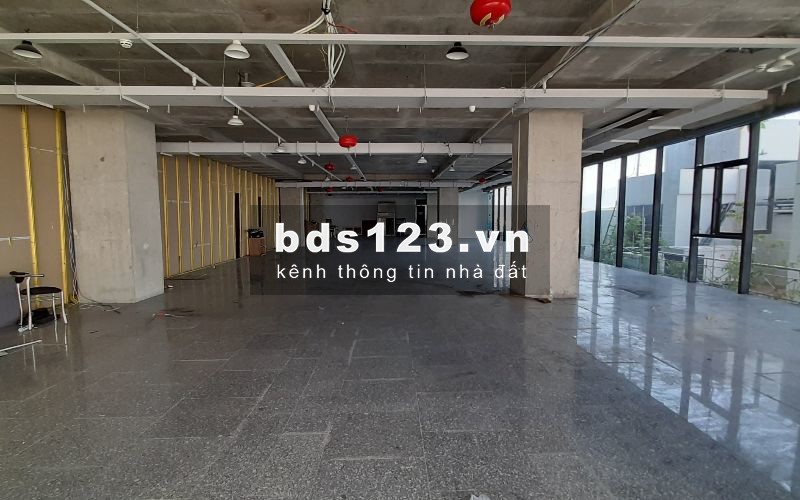 Cho thuê văn phòng đường Nguyễn Văn Linh, diện tích 110m2, 545m2 LH Hotline: 098.20.999.20