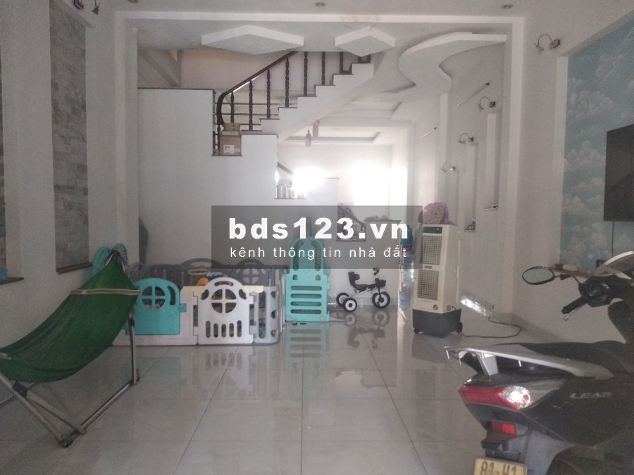 Chuyển công tác bán gấp nhà 1 trệt 1 lầu 125m2(5x25) tiện KD