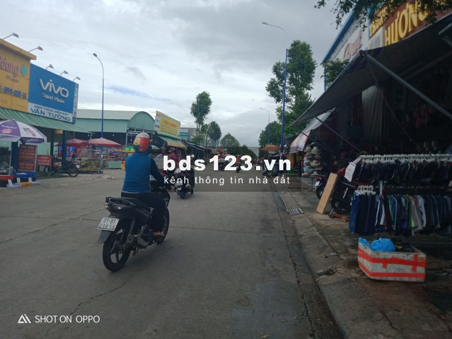 Bán dãy phòng trọ 16p+2kiot đẹp mộng mơ ở ngay TT Mỹ Phước 3, vị trí đẹp, dân đông, đối diện chợ, KCN
