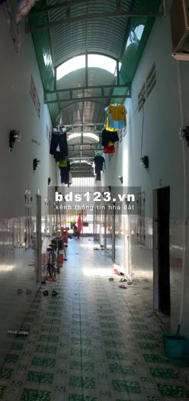 Bán dãy phòng trọ 16p+2kiot đẹp mộng mơ ở ngay TT Mỹ Phước 3, vị trí đẹp, dân đông, đối diện chợ, KCN