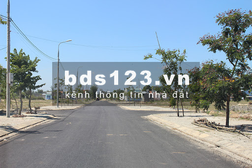 Cần tiền bán gấp đất nền mặt tiền đường oto vào tận nhà