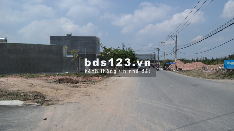 Cần tiền bán gấp đất nền mặt tiền đường oto vào tận nhà