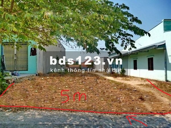Cần vốn KD bán gấp dãy trọ đơn 6p+1kiot và lô đất 240m2 vị trí đẹp, dân đông, đối diện chợ