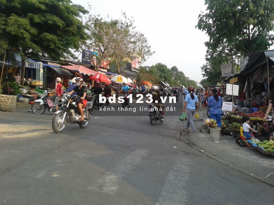 Cần vốn KD bán gấp dãy trọ đơn 6p+1kiot và lô đất 240m2 vị trí đẹp, dân đông, đối diện chợ