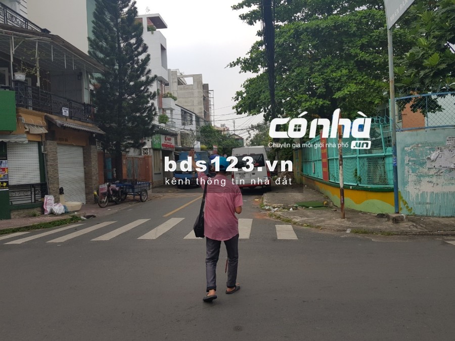 Cho thuê nhà góc 2MT đường Bạch Mã, Quận 10. DT: 10x12m, 2 lầu _ CÓ NHÀ