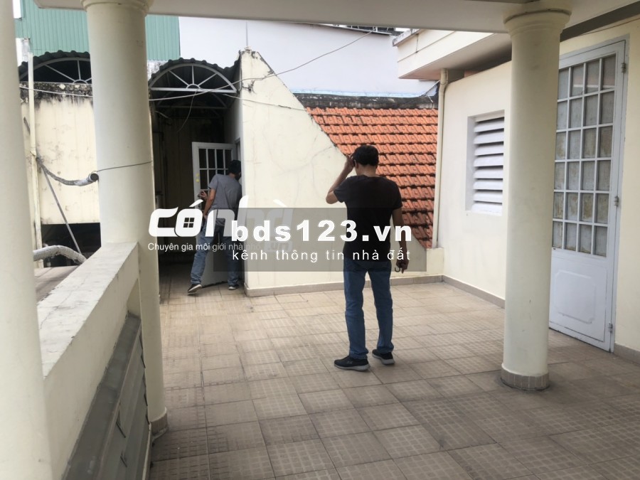 Cho thuê nhà mặt tiền đường THÍCH MINH NGUYỆT, PHƯỜNG 2, TÂN BÌNH. DT 10x18m