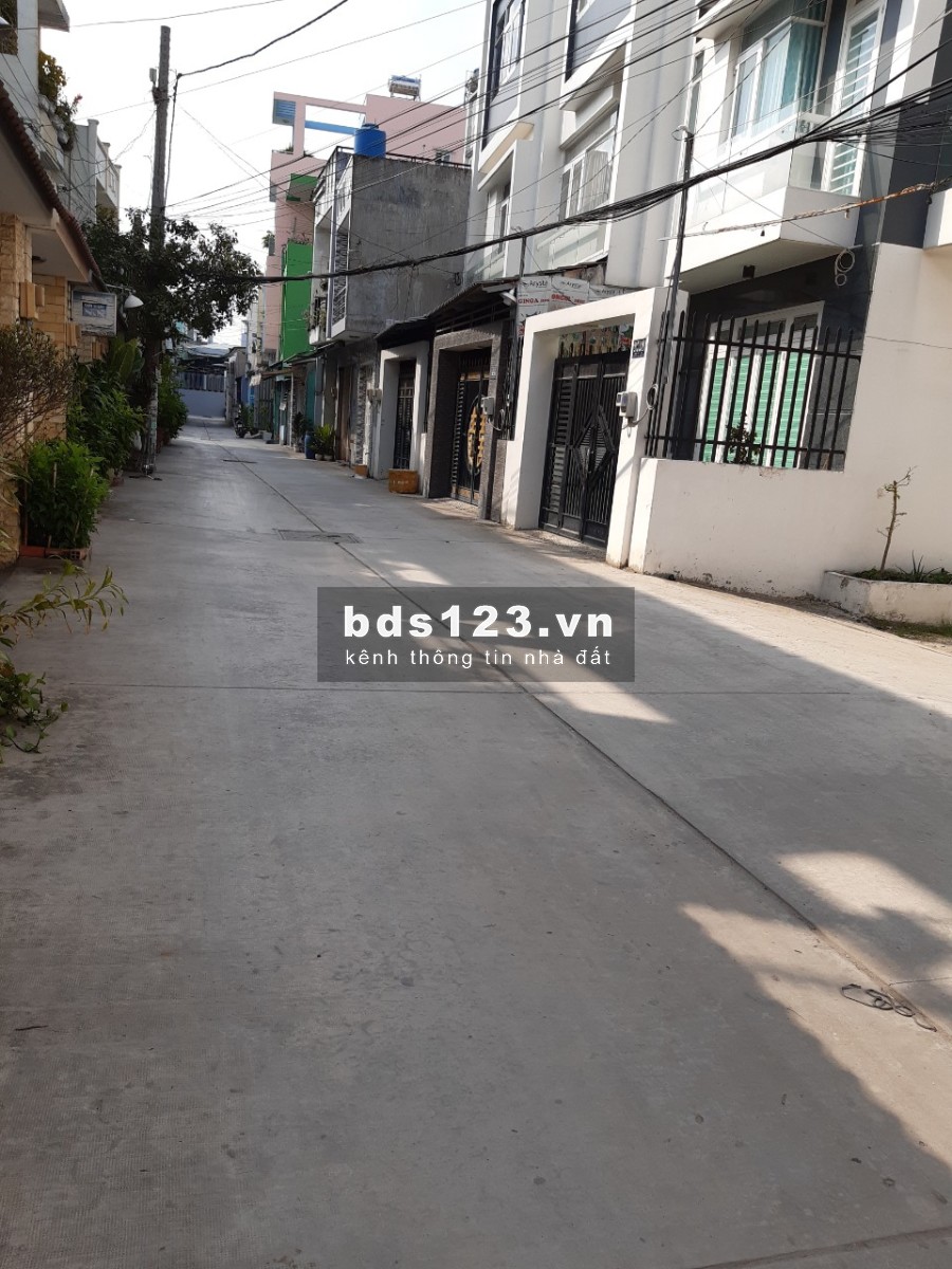 Bán nhà (5*14),sổ hồng riêng vvnh 70%, giá 2,3 tỷ đối diện…