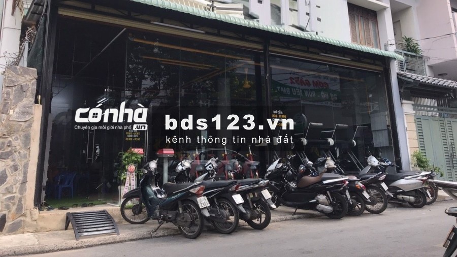 Nhà thuê nguyên căn mặt tiền đường Sông Đà, phường 2, Tân Bình. DT 10x10m, trệt lầu _ có nhà