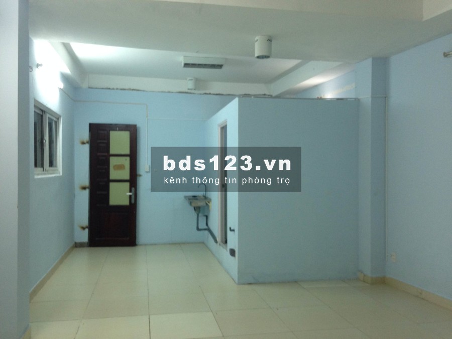PHÒNG RỘNG ĐẸP 21/1 TRƯỜNG SƠN, P.4, Q.TÂN BÌNH, DT: 28 M2 (Có Ban Công Riêng)