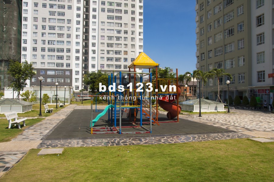 Cần nữ thuê giừơng ký túc xá chuẩn 3sao có hồ bơi Q8