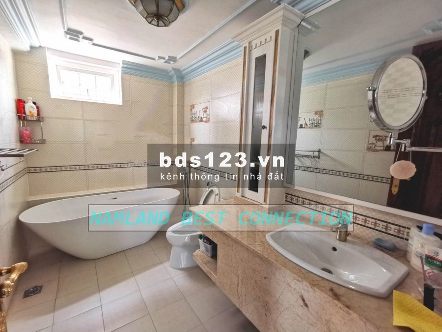VILLA KHUÔN VIÊN ĐẸP 3 LẦU 321A Đường H, Phường Bình An
