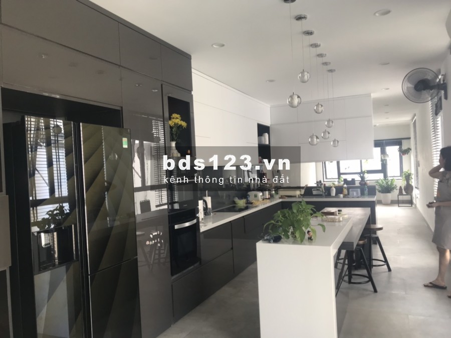 Biệt Thự thiết kế đẳng cấp Châu Âu, Lê Quang Định - Phạm Văn Đồng 10x24