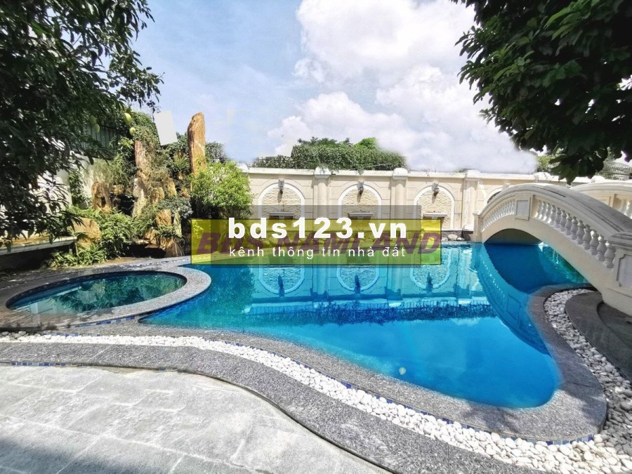 Villa Thảo Điền, sân vườn hồ bơi 15x25 5pn hiện đại
