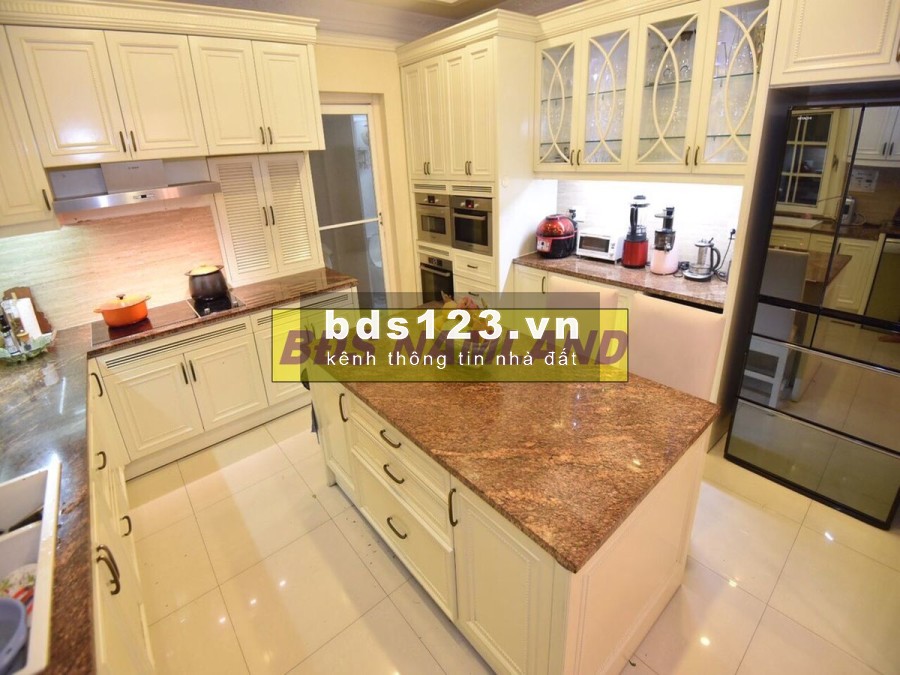 Villa Thảo Điền, sân vườn hồ bơi 15x25 5pn hiện đại