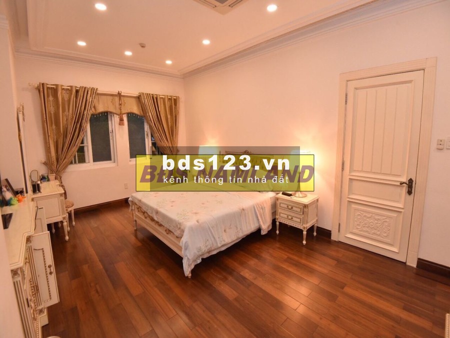 Villa Thảo Điền, sân vườn hồ bơi 15x25 5pn hiện đại