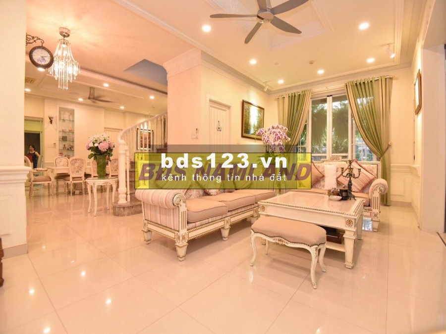 Villa Thảo Điền, sân vườn hồ bơi 15x25 5pn hiện đại