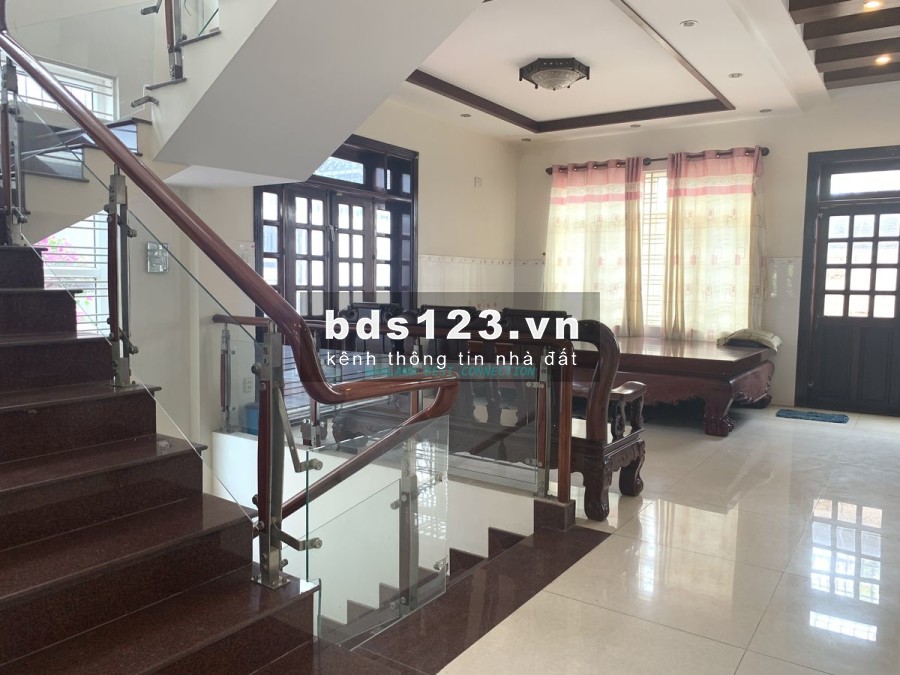Nhà riêng 3 lầu 4pn số 50E1 Đường số 2, Phường Bình An, Quận 2