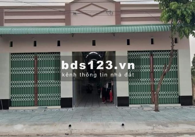 KD hàng xuất khẩu thua lỗ bán gấp dãy trọ 16p+2kiot shr, mặt tiền chợ, đối diện KCN, dân đông kín, giá chỉ 950tr