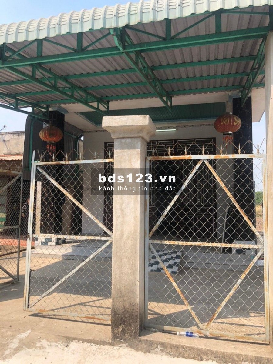 Chính chủ bán lô đất DT 1015m2 (có nhà cấp 4 trên đất). Cách Tỉnh lộ 786 60m. GIÁ 2.2 TỶ