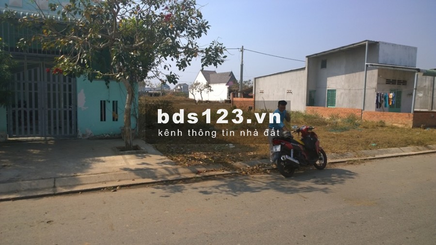 Vợ chồng ly hôn bán gấp 6 dãy nhà trọ 42 phòng + 6 kiot ngay KCN chỉ 980 tr / dãy
