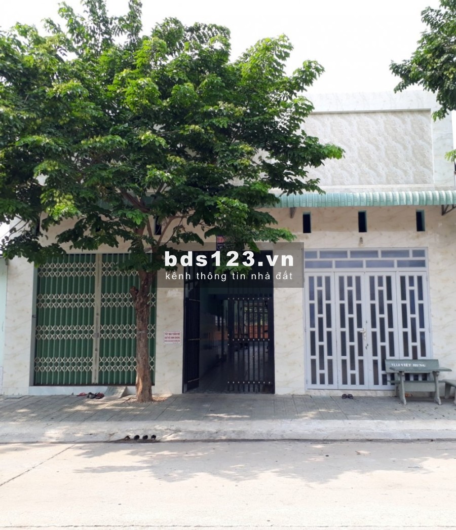Chính chủ cần bán gấp 4 dãy nhà trọ dt 600m2,có 132p +4 ki ôt,giá chỉ 900triệu/dãy SHR