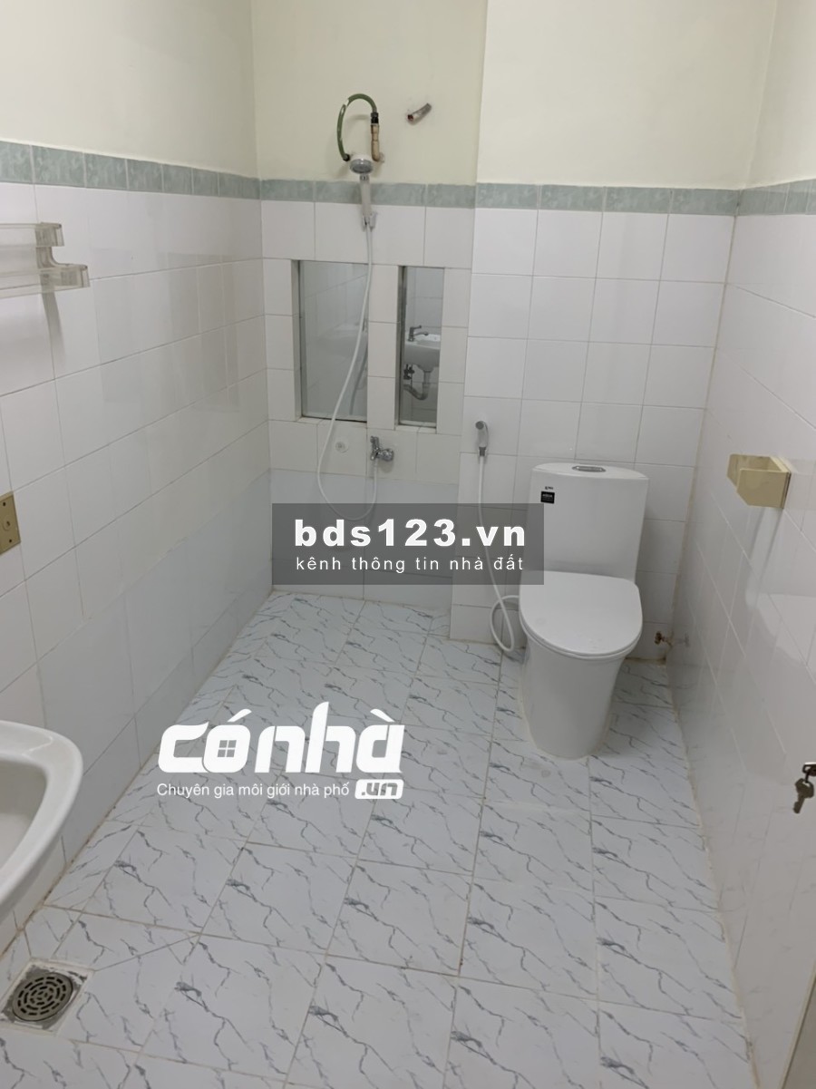 Nhà thuê nguyên căn đường Sư Vạn Hạnh, Phường 12, Quận 10. DT 5x15m, 3 lầu _ CÓ NHÀ