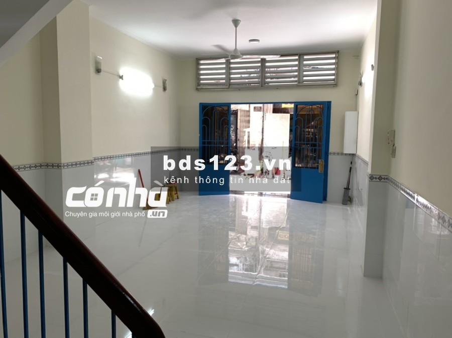 Nhà thuê nguyên căn đường Sư Vạn Hạnh, Phường 12, Quận 10. DT 5x15m, 3 lầu _ CÓ NHÀ