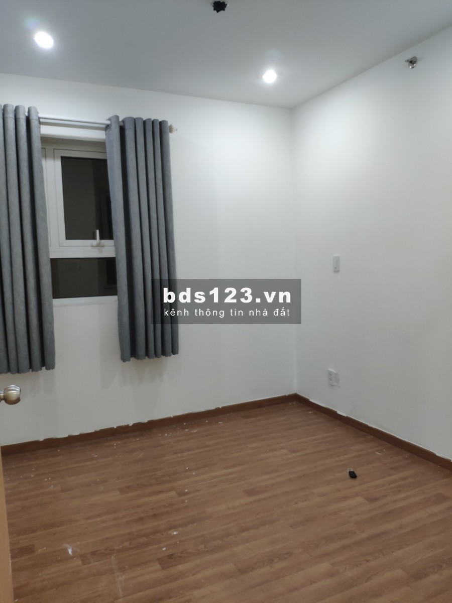 Cho thuê chung cư CItyland Park Hills 2PN nội thất cơ bản lầu cao
