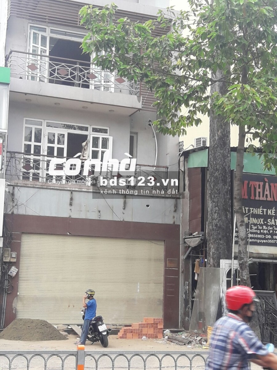 Cho thuê nhà đường Lý Thường Kiệt, phường 14, QUận 10. DT 6x30m, 2 lầu _ CÓ NHÀ