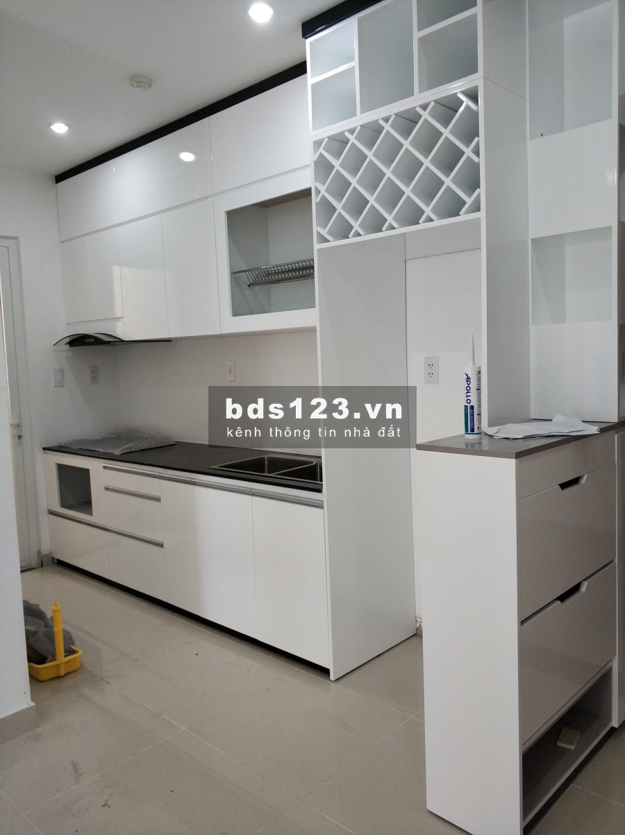 Cho thuê chung cư CItyland Park Hills 2PN nội thất cơ bản lầu cao