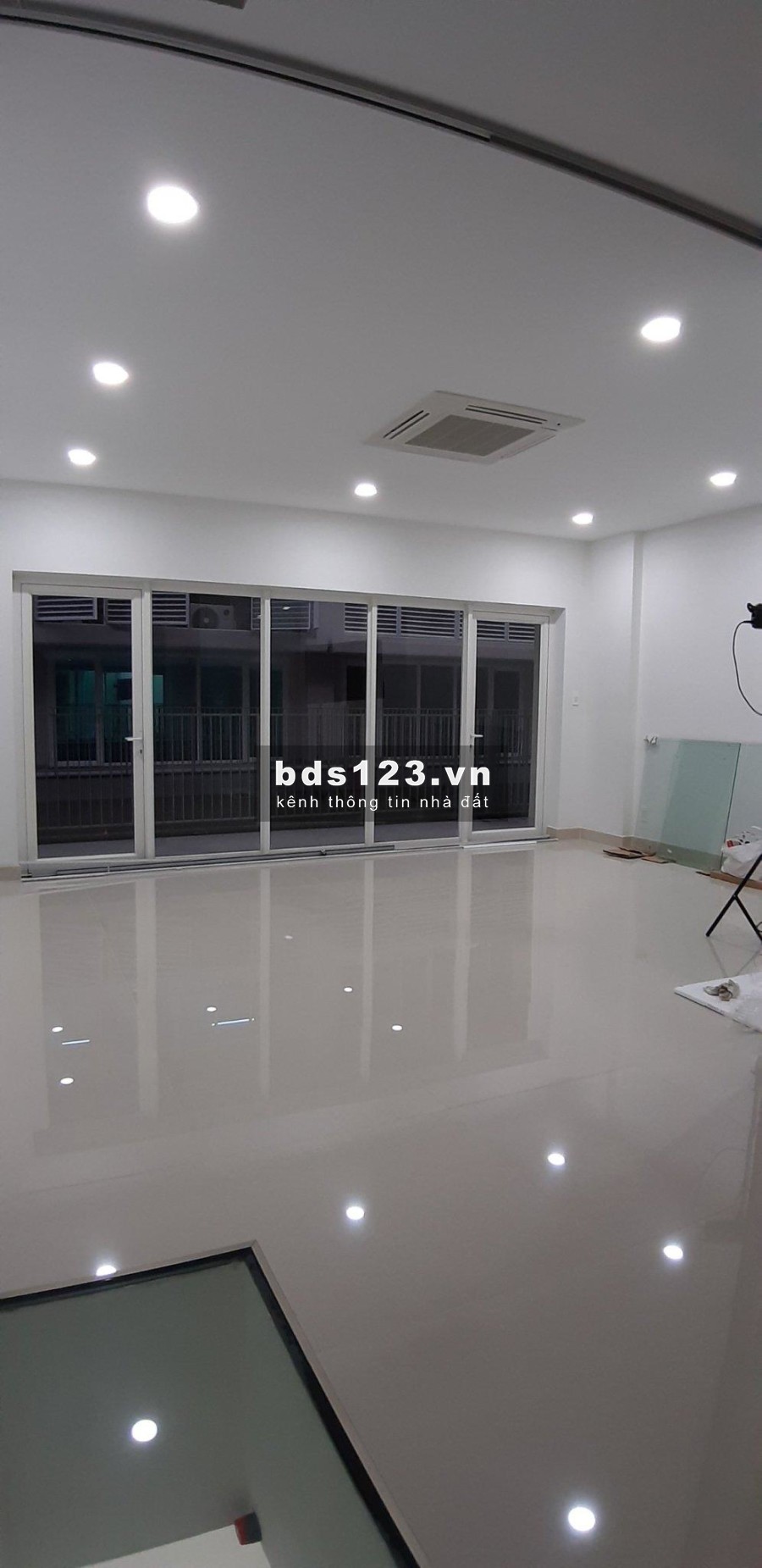 Cho thuê Shophouse Saritown. Giá chỉ 93.5 triệu/tháng