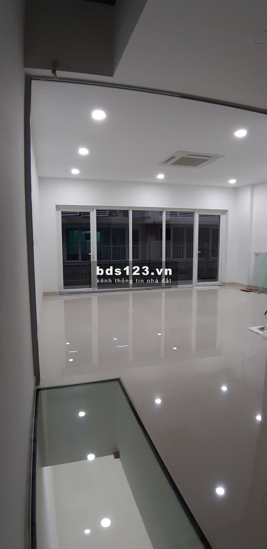 Cho thuê Shophouse Saritown. Giá chỉ 93.5 triệu/tháng