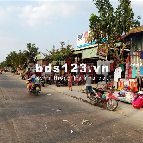 Về TP sinh sống cần sang lại dãy trọ 32p+4kiot SHR,ngay khu công nghiệp,dân đông kín,giá chỉ 920tr/dãy