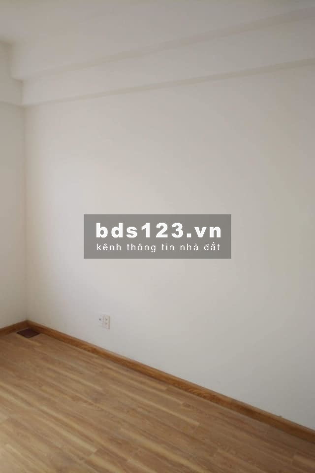 Căn hộ dt 65 m2 tầng cao view thoáng giá tốt