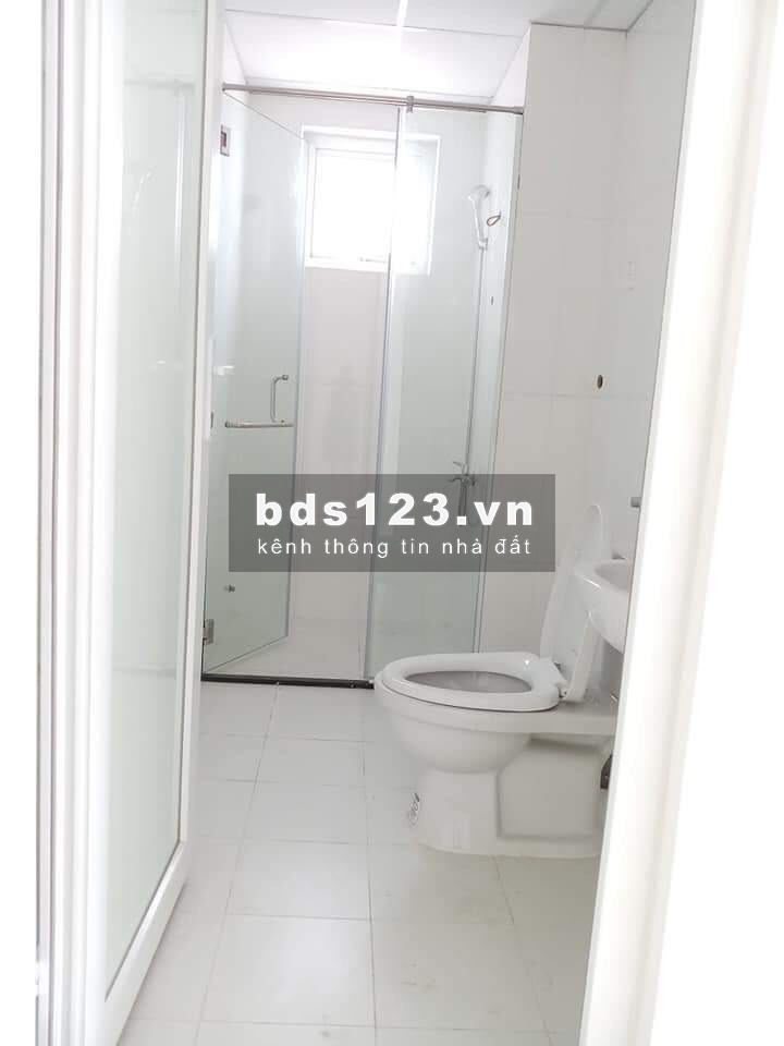 Căn hộ dt 65 m2 tầng cao view thoáng giá tốt