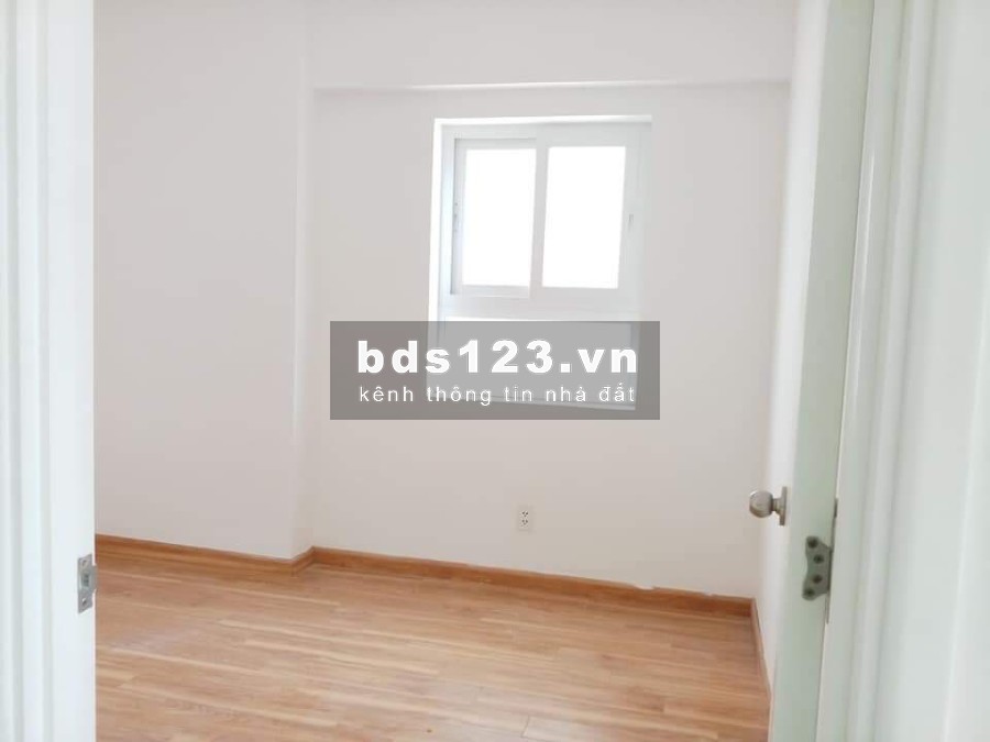 Căn hộ dt 65 m2 tầng cao view thoáng giá tốt